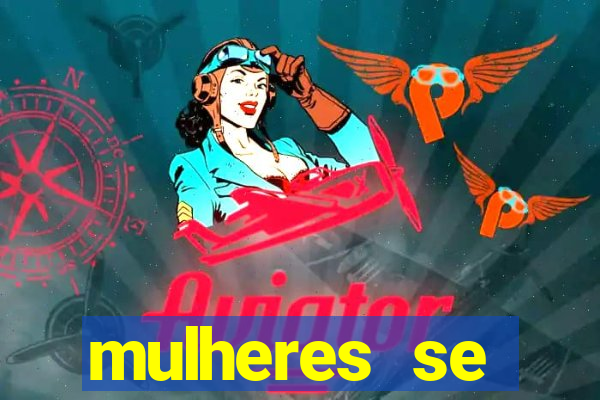 mulheres se exibindo ao vivo